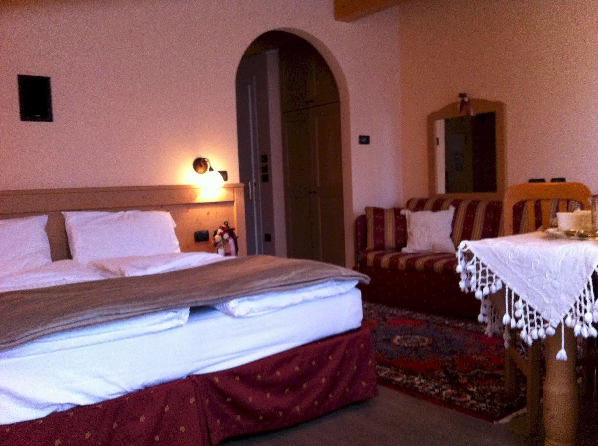 Astoria Hotel 3*